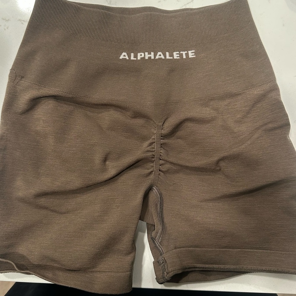 Alphalete Mocha Amplify Shorts